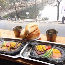 Plain banh mi is also eaten as a staple food. Top 10 Quan Banh Mi Ngon Nháº¥t Quáº­n Ä'á»'ng Ä'a Ha Ná»™i Toplist Vn