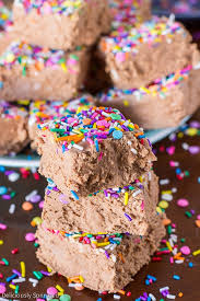 I did not have any problems making this fudge recipe and i had five different cookie recipes going at the same time with my daughter's help. Marshmallow Creme Fudge Deliciously Sprinkled