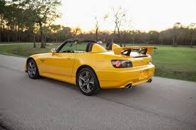 Find out which models are the rarest, what to look for, and more. Rio Yellow Pearl 2008 Honda S2000 Cr Is Auctioned With 1 300 Miles From New Autoevolution
