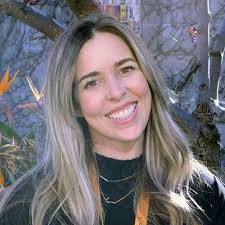 Deborah Kelman's Instagram, Twitter & Facebook