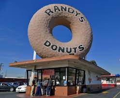Hours may change under current circumstances Sweet El Segundo Is Getting A Randy S Donuts Next Year Daily Breeze