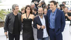 Find the perfect asghar farhadi stock photos and editorial news pictures from getty images. Cannes Asghar Farhadi Calls On Iran To Allow Jafar Panahi To Travel To Festival The Hollywood Reporter