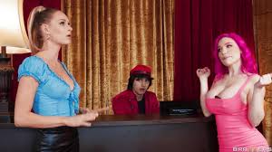 Sneaky Bellhop Fake Cock Pussy Swap.Emma Hix, Lily Lou, Chloe Surreal  Brazzers