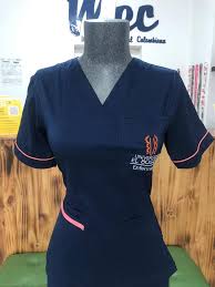 Desde el enfoque biopsicosocial y cultural, la universidad el bosque asume su compromiso con el país teniendo como imperativo supremo la promoción de la dignidad de la persona humana en su. Moda Empresarial Colombiana Uniforme De Enfermeria El Bosque Strech