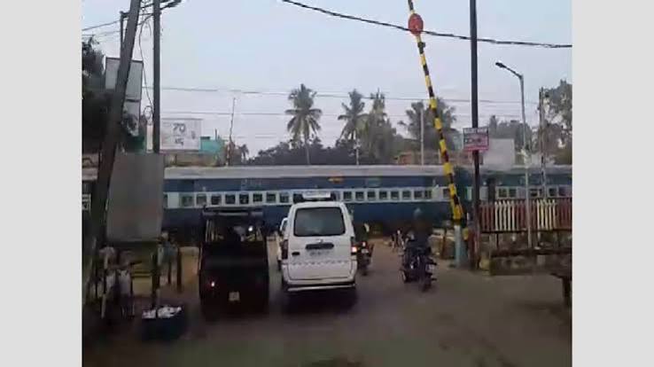 Train passed when level crossing gate opened in Puri, 2 railway staff suspended | Bhubaneswar News - Times of India