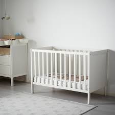 Basique qui s'adapte dans tout intérieur. Sundvik Lit Bebe Blanc 60x120 Cm Materiau Durable Ikea