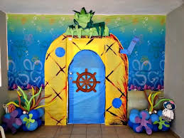 Idees Et Decoration Pour Organiser Une Fete D Anniversaire Bob L Eponge En Direct De L Ocean Fete D Anniversaire De Spongebob Anniversaire Spongebob Fete Anniversaire