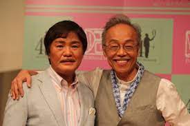 On december 25, 1971, horiuchi takao got his start with a japanese folk group called alice, where he was in charge of vocals and guitar. è°·æ'æ–°å¸ãŒå €å†…å­é›„ã¨åˆã‚³ãƒ©ãƒœ å €å†… ãƒ©ã‚¤ãƒãƒ«ã®ã‚ˆã†ã«æ€ã£ã¦ã„ã‚‹ ã‚¨ãƒ³ã‚¿ãƒ¡ovo ã‚ªãƒ¼ãƒ´ã‚©