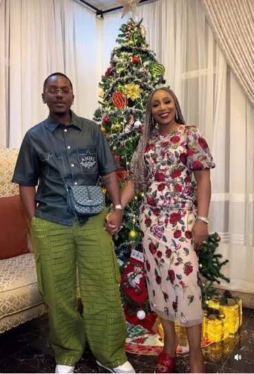 Nollywood Actor Timini Egbuson Celebrated 🙌 🎉❤️❤️❤️Christmas 🤶 With Her  Elder Sister Yesterday dakore Egbuson & Family❤️❤️❤️Her Daughters Are So  Grown up Ehnn 😍🥰