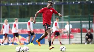 Brilliant right back that is good going both way and can also play centre back. Loyales Supertalent Rb Leipzigs Neuzugang Nordi Mukiele Sportbuzzer De