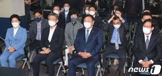 출구조사 공개 순간.깜짝 놀란 정확성｜sbs 선거방송 ▷ sbs news 유튜브 채널 구독하기 : Aedrybssl4qokm