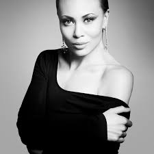 Alyson Cambridge offers ambitious but flawed recital