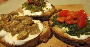 Tris Di Crostini Con Mozzarella Di Bufala Ricette Crostini Cibo