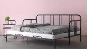 Aber auch sofaähnliche betten zum ausziehen können einen integrierten lattenrost für ein relativ angenehmeres schlafen aufweisen, als beispielsweise ausklappsofa, bei denen die matratze ohne lattenrost auf der erde liegt. Ausziehbett Fur Erwachsene Test Vergleich 06 2021 Gut Bis Sehr Gut