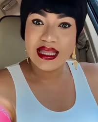 Na who be this one? Come o … Nollywood Actress Queeneth Hilbert Abi na  wetin dem they call you, I just saw the video you made now ranting and  ranting. If they