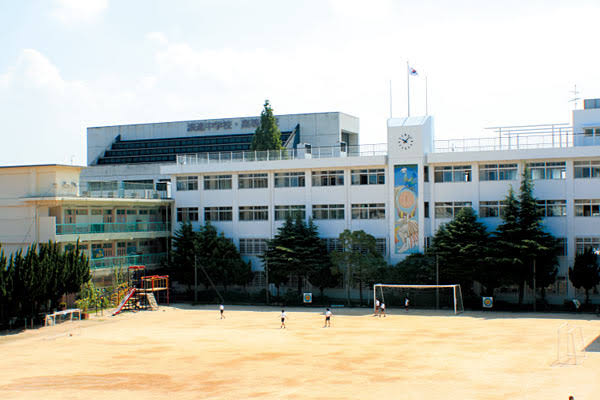 컴퓨터도 없는 65년 전 교실 그대로 < 사회 < 기사본문 - 주간조선