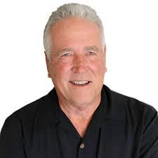 Andy Hoosier's Instagram, Twitter & Facebook