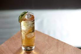 Every item on this page was chosen by a town & country editor. Whisky Mit Ginger Ale Cocktail Rezepte Mit Johnnie Walker Red Label Whisky The Bar