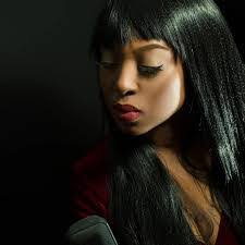 Shelly Ross's Instagram, Twitter & Facebook