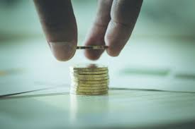 Le refus d'une modification de ses conditions de travail exposerait en conséquence le salarié à subir le pouvoir disciplinaire de l'employeur et pourrait, dans le pire des cas, conduire à son licenciement pour faute grave. La Rupture Du Contrat De Travail Suite Au Refus D Une Modification De La Part Variable De La Remuneration Pour Un Motif Non Inherent A La Personne Du Salarie Constitue Un Licenciement Pour