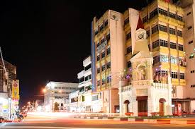 Waktu solat islam yang paling tepat di taiping, perak malaysia waktu fajar hari ini 05:43 am, waktu zohor 01:20 pm, waktu asar 04:47 pm, waktu maghrib 07:32 pm & waktu isyak 08:47 pm. Bandar Taiping Wikipedia Bahasa Melayu Ensiklopedia Bebas