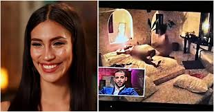 Beautiful ❤️❤️❤️ happy new year you two! Can't wait to see baby girl!