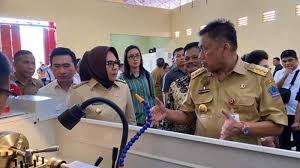 Saya di sini akan membahas tentang kemajuan kota kotamobagu 2019 dan memberi info infrastruktur yang ada di. Wali Kota Tatong Sambut Olly Dondokambey Dan Steven Kandouw Di Kotamobagu Tribun Manado