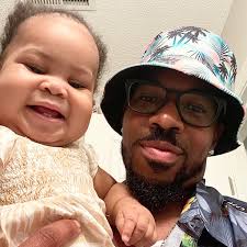 What's the best 2500 watt amp with a built in fan