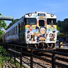 ainosukeさんはinstagramを利用しています 忍者ハットリくん列車 氷見市は藤子不二雄a氏のふるさとだそうで 道の駅雨晴の前を可愛いラッピング列車が通過 ラッキー 富山 japan 忍者ハットリくん列車 忍者ハットリくん 氷見線 jr氷 列車 忍者