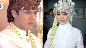 Maybe you would like to learn more about one of these? 7 Detail Penampilan Rizky Billar Dan Lesti Kejora Saat Akad Nikah Kebaya Penuh Makna
