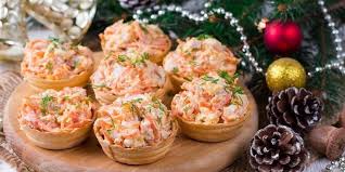 салат с корейской морковью и копченой курицей и сыром Tartaletki S Kopchyonoj Kuricej Syrom I Korejskoj Morkovyu V 2020 G Idei Dlya Blyud Nacionalnaya Eda Eda
