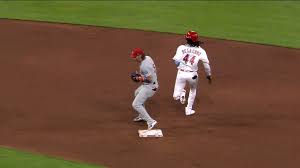 Pair of Phillies coaches ejected after confusion at second base