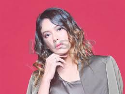 Terbit tiap update sen, jum. Julia Laris Di Luar Negara