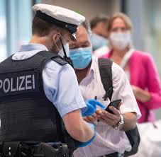 Einreisende nach voraufenthalt in risikogebieten sind grundsätzlich verpflichtet, sich unverzüglich nach der einreise auf direktem weg zu ihrem wohnort oder in eine andere geeignete unterkunft (z.b. Bund Wappnet Sich Fur Millionen Von Reiseruckkehrer Aus Risikogebieten Welt