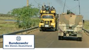 Eine trainingsmission, in der niemand trainiert. Bundeswehr Einsatz In Mali Fahrt Mit Den Aufklarern Youtube