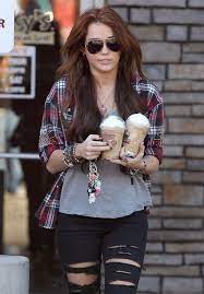 Pin By Jacqueline Franco On Cayuute Clothes Fashion Miley Cyrus Style Old Miley Cyrus