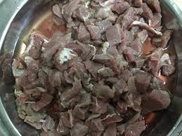 Masih dengan serial daging rusa, setelah membuat dendeng rusa balado ala jadi kalau anda cukup beruntung mendapatkan daging rusa, silahkan mencoba resep ini. Resepi Gulai Daging Rusa Untungresepi Forshope Com