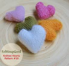 These knitted hearts are big enough to hold a small gift, a valentine message, a chocolate … or even a tiny knitted heart. Heart Pattern Beginners Flat Knitting Tutorial By Feltsoapgood Felt