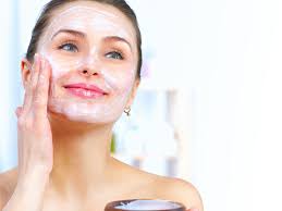 Natural home cleaning methods are becoming more important to homeowners, especially those with allergies, sensitive pets, or children. 30 Natural Ways To Make Your Skin Glow Reader S Digest Canada