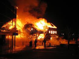 Malvorlage feuerwehr > brennendes haus. Brennendes Haus Stockbild Bild Von Loschen Flamme Kondominium 479641