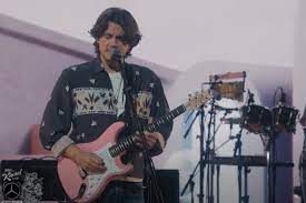 Jun 04, 2021 · john mayer releases first track from upcoming album sob rock last train home accompanied by a very 80's music video featuring a cameo from maren morris. John Mayer Performs Last Train Home On Jimmy Kimmel Live Rolling Stone