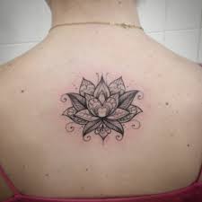 Upper Back Tattoo Of A Lotus Flower By Ivy Saruzi Flower Tattoo Tattoos Flower Tattoo Designs