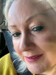 Absolutely stunning Elvis breathtaking blue eyes 💙that smile light up a  darkened room priceless 💙 🤗🔥🔥🔥🔥