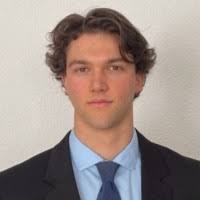 600+ profilů „Schrantz“