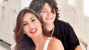 May 05, 2021 · di professione assicuratore, dall'unica foto pubblica del suo profilo ig appare un uomo di mezza età con tipica chioma sale e pepe. Elisabetta Gregoraci Il Figlio Ancora Nel Mirino Insultato Per Il Peso