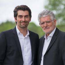 Dictionnaires de référence, étymologie, phonétique, citations littéraires, synonymes et antonymes de bouvard : Biscuits Bouvard Notre Groupe
