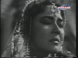 Ten Of My Favourite Meena Kumari Songs Bhooli Bisri Sunheri Yaadein In a career spanning almost five decades, kamal amrohi the opening titles are superimposed on the courtesan nargis (meena kumari) performing in the in 1977, the music label hmv released the nine unused songs featuring the voices of suman.