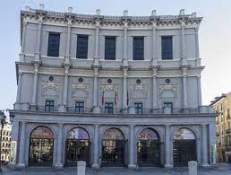 Sube al escenario y descubre todos sus secretos. The Great Opera Houses Of Spain Dmc Spain