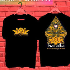 Dengan saling berpandangan tanpa berpelukan dengan latar cahaya matahari dipadu dengan pohon. Kaos Psht Wayang Kaos Sh Terate Lazada Indonesia