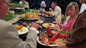 Food was still mostly eaten with your fingers. Roman Banquet The Wroxeter Hotel